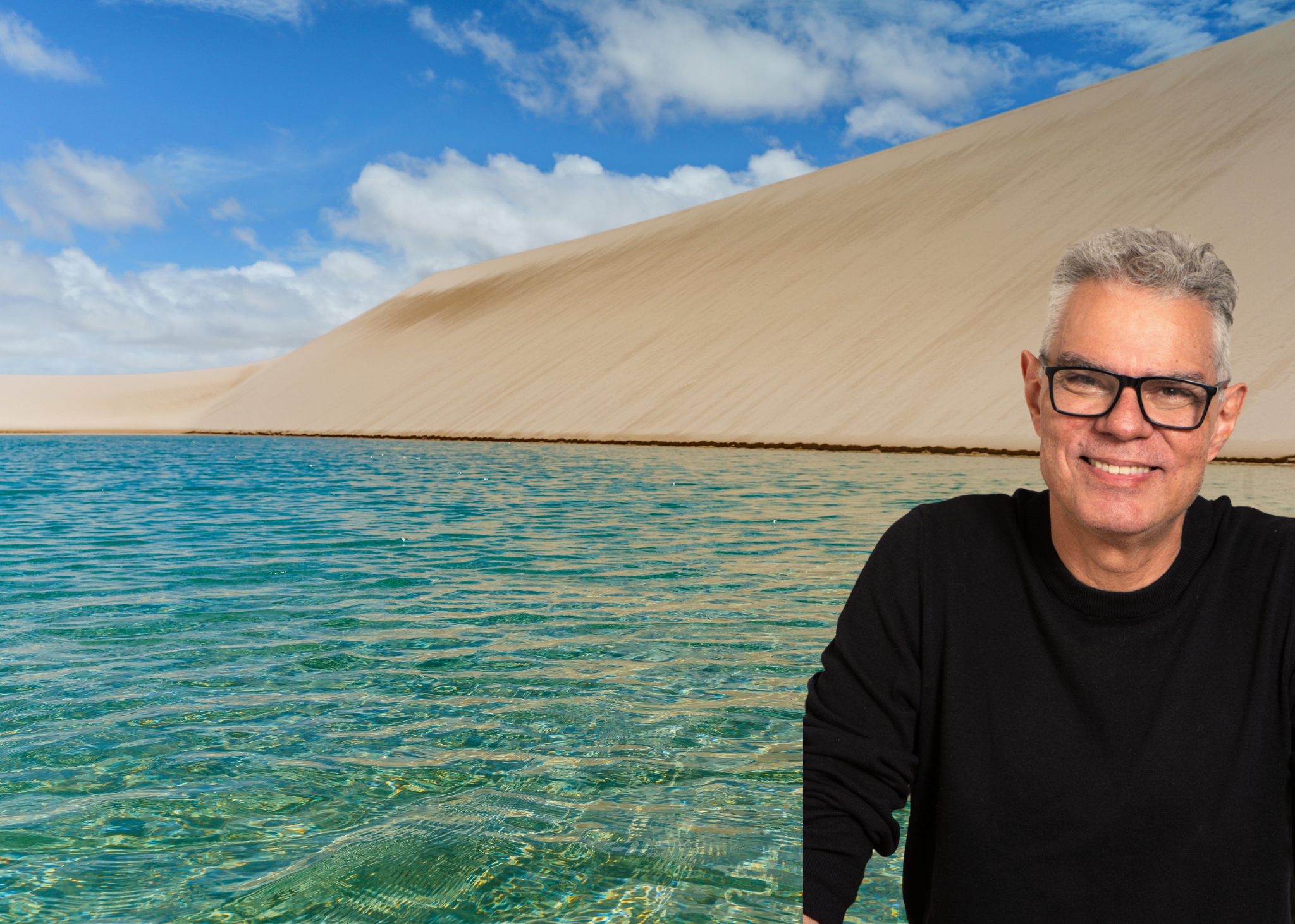 Lagoa turquesa entre as dunas brancas dos Lençóis Maranhenses